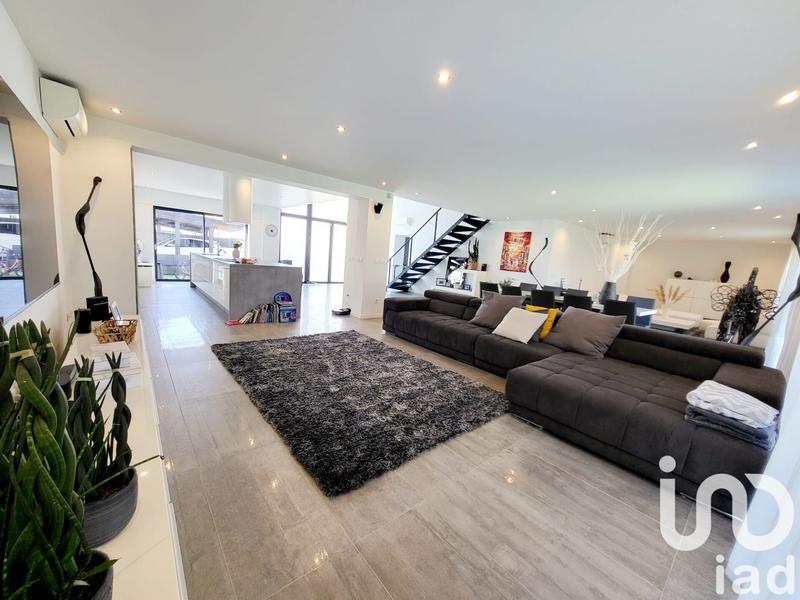 Maison de maîtres - 376 m² - 9 pièces