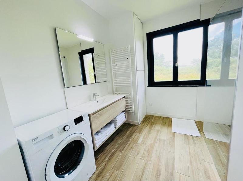 Maison - 94 m² - 5 pièces