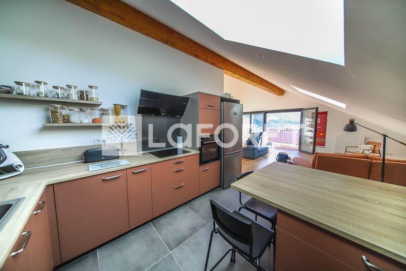 Appartement - 94 m² - 3 pièces