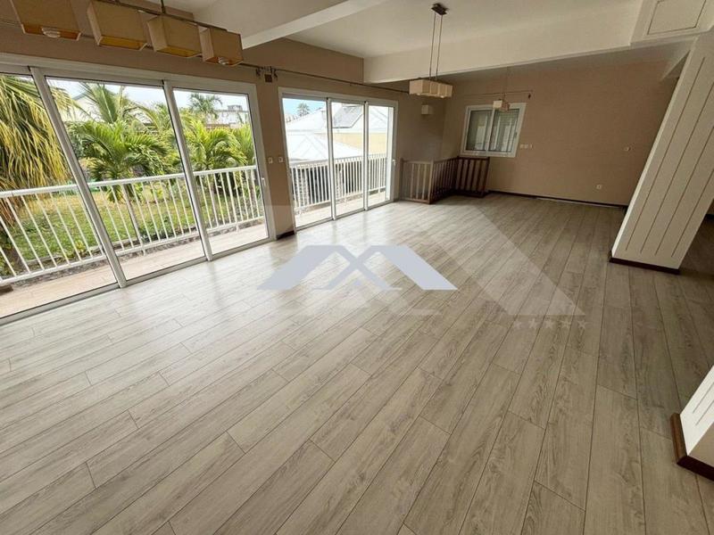 Maison - 309 m² - 6 pièces