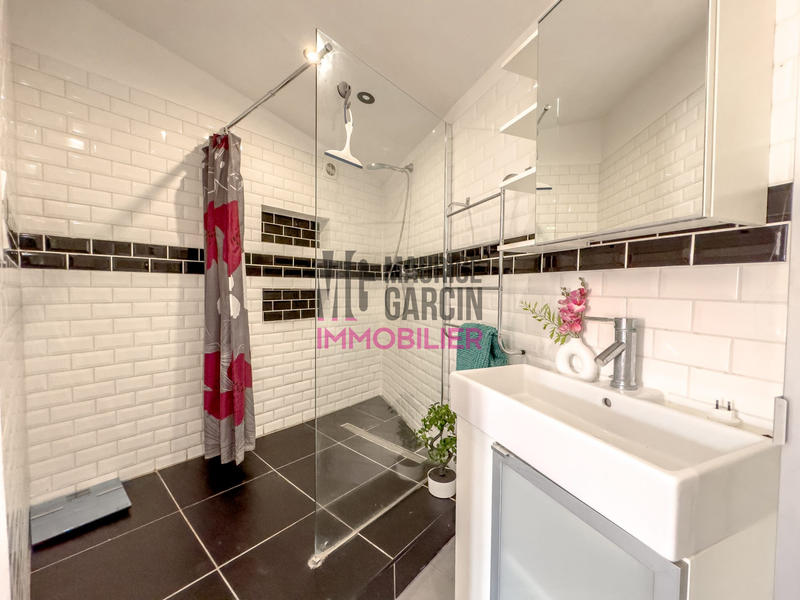 Maison - 300 m² - 10 pièces