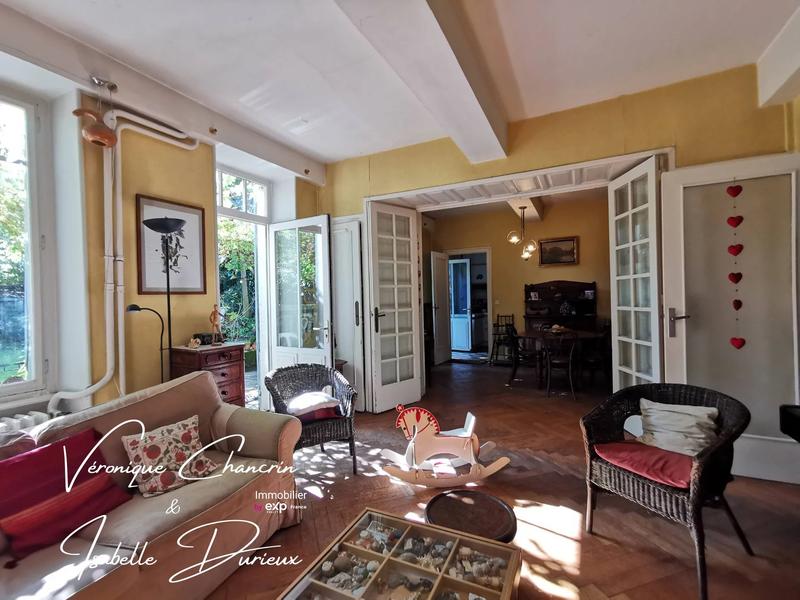 Maison - 198 m² - 7 pièces