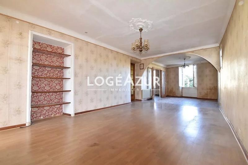 Appartement - 99 m² - 4 pièces