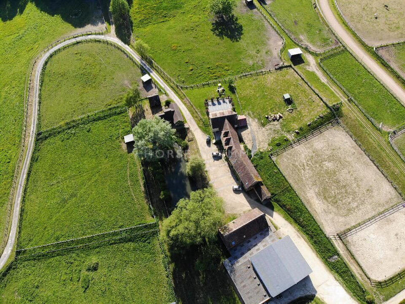 Maison - 310 m² - 7 pièces