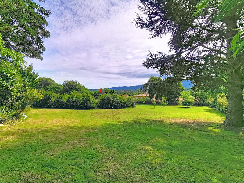 Maison traditionnelle - 248 m² - 7 pièces