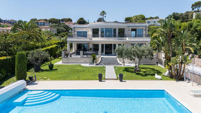 Maison - 350 m² - 7 pièces