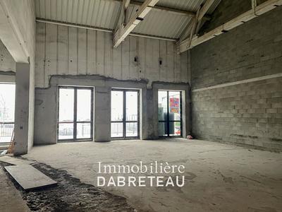 Local d'activité / Entrepôt - 596 m²