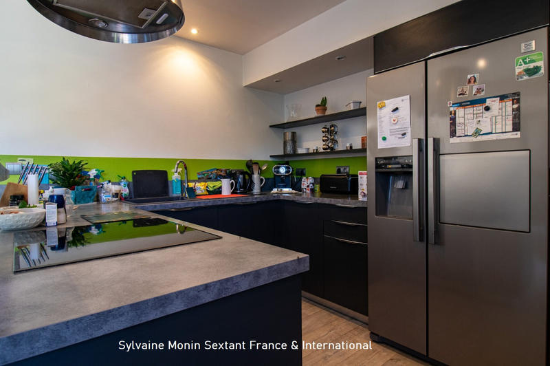 Maison - 171 m² - 6 pièces