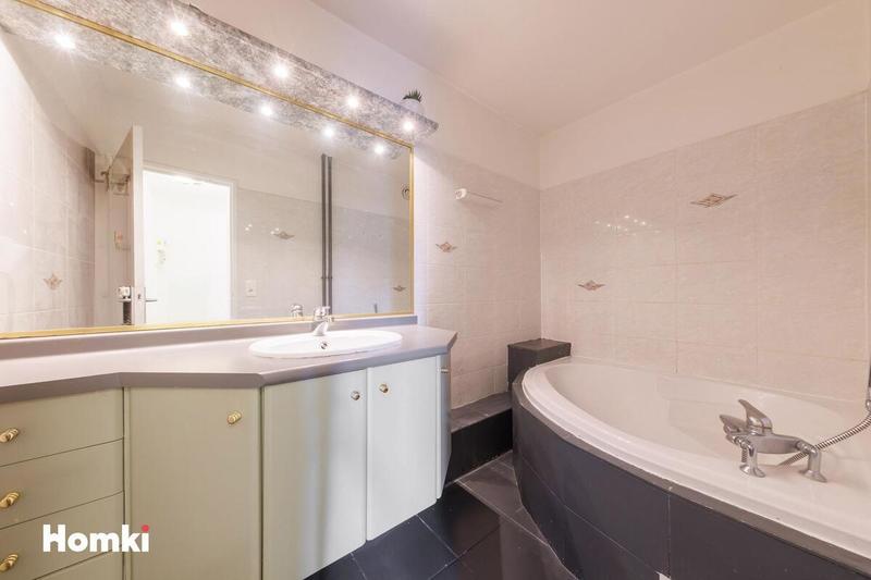 Appartement - 85 m² - 3 pièces