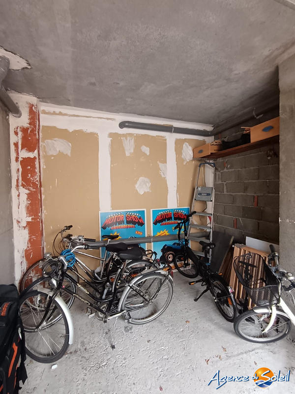 Parking / Garage - 14 m²