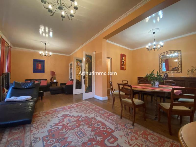 Maison - 226 m² - 7 pièces