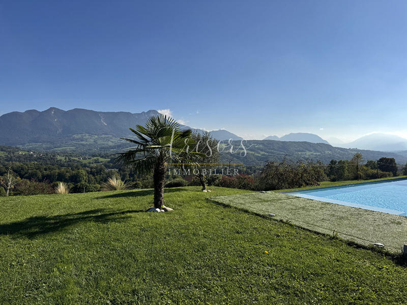 Villa - 252 m² - 7 pièces