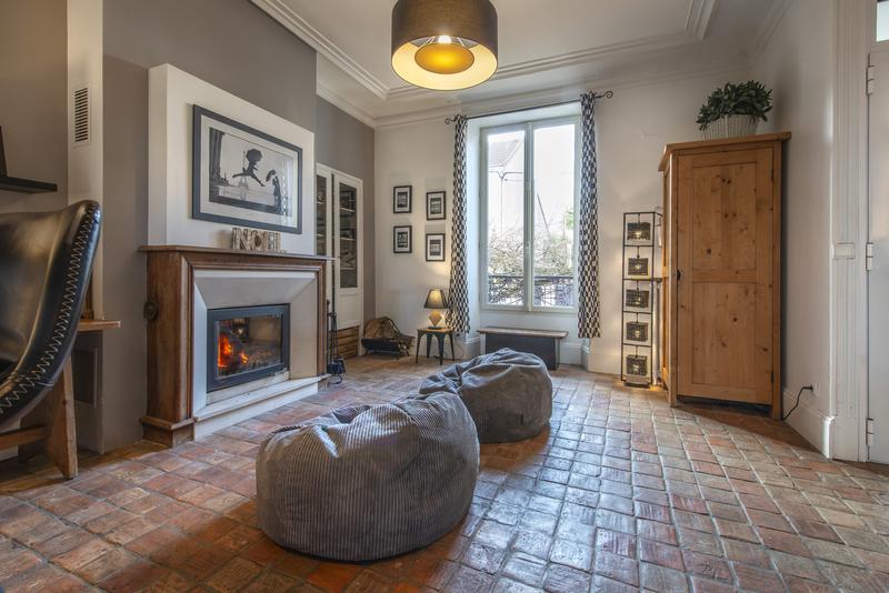 Maison - 210 m² - 8 pièces