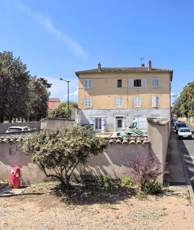 Immeuble - 221 m² - 2 pièces