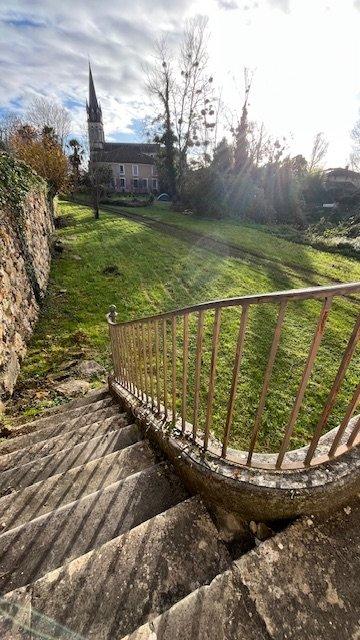 Château - 3 000 m² - 30 pièces