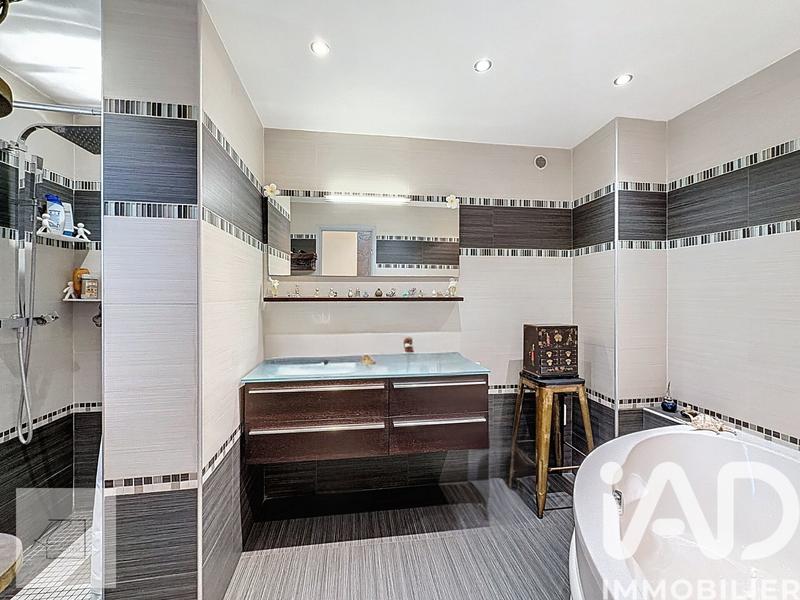 Maison - 148 m² - 5 pièces