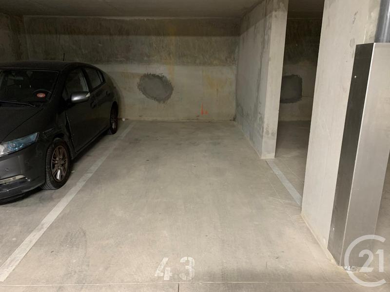 Parking / Garage