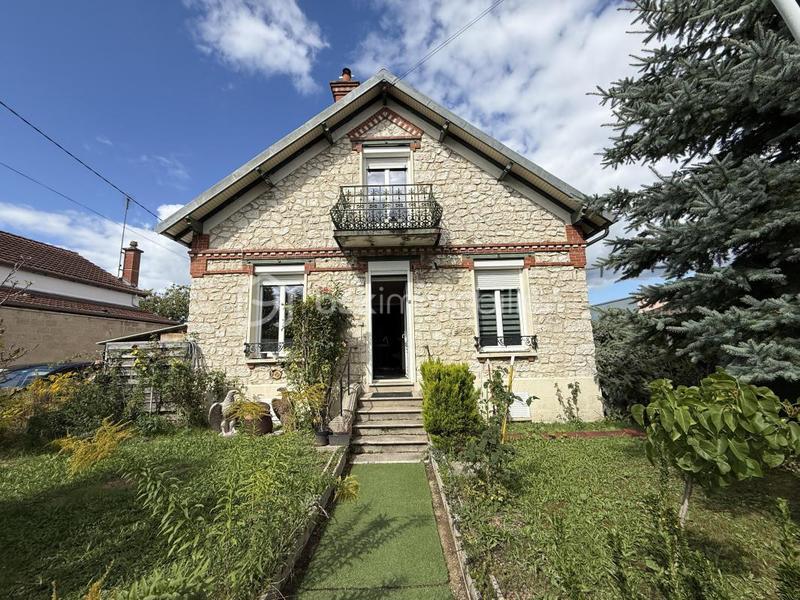 Maison en pierre - 103 m² - 7 pièces