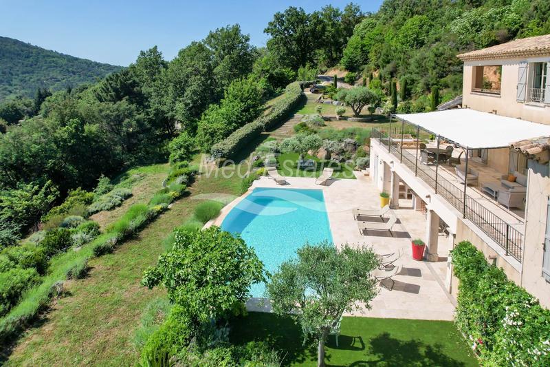 Villa - 247 m² - 7 pièces