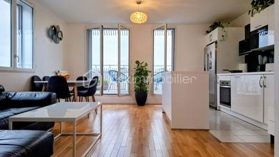 Appartement - 97 m² - 5 pièces
