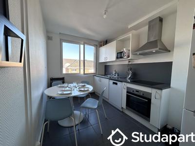 Chambre - 13 m² - 1 pièce