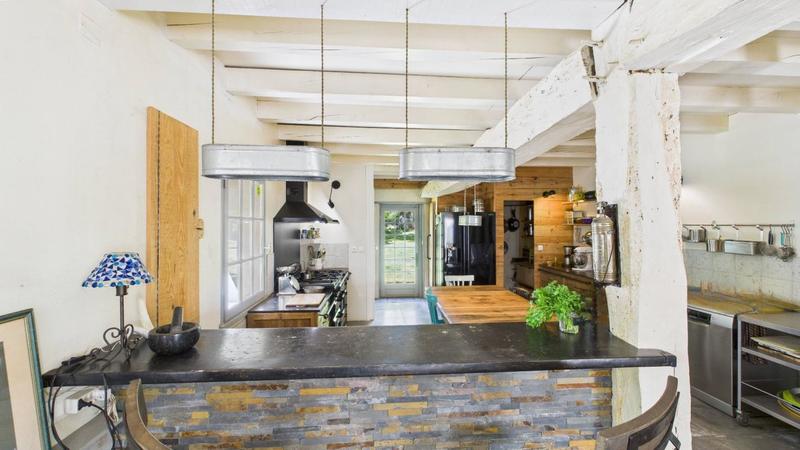 Maison chambre d'hôtes - 230 m² - 7 pièces