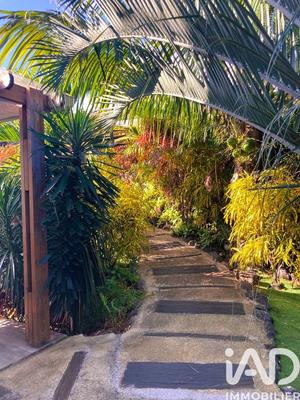 Maison - 208 m² - 6 pièces