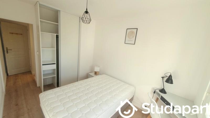 Chambre - 11 m² - 1 pièce