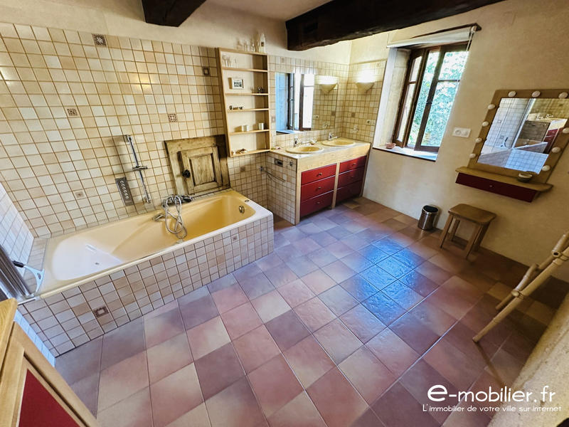 Maison contemporaine - 303 m² - 9 pièces