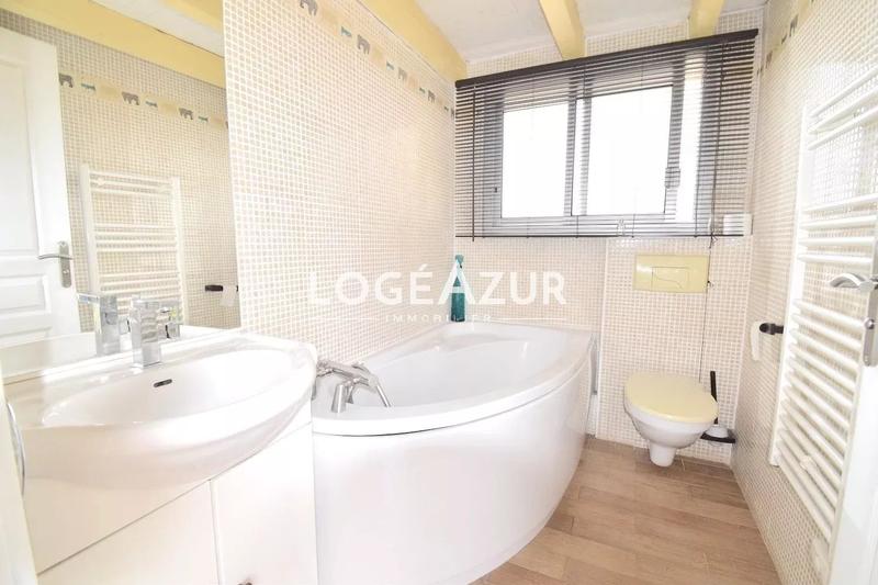 Appartement - 119 m² - 4 pièces