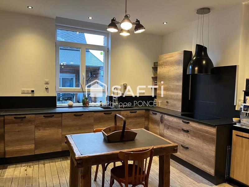 Maison - 245 m² - 8 pièces