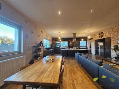 Maison - 180 m² - 7 pièces