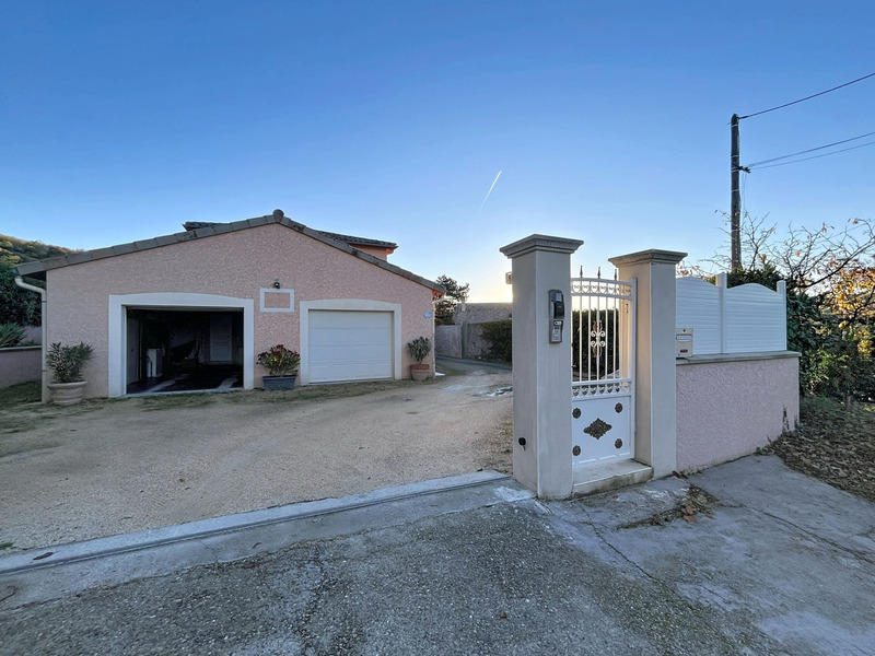 Maison - 144 m² - 5 pièces