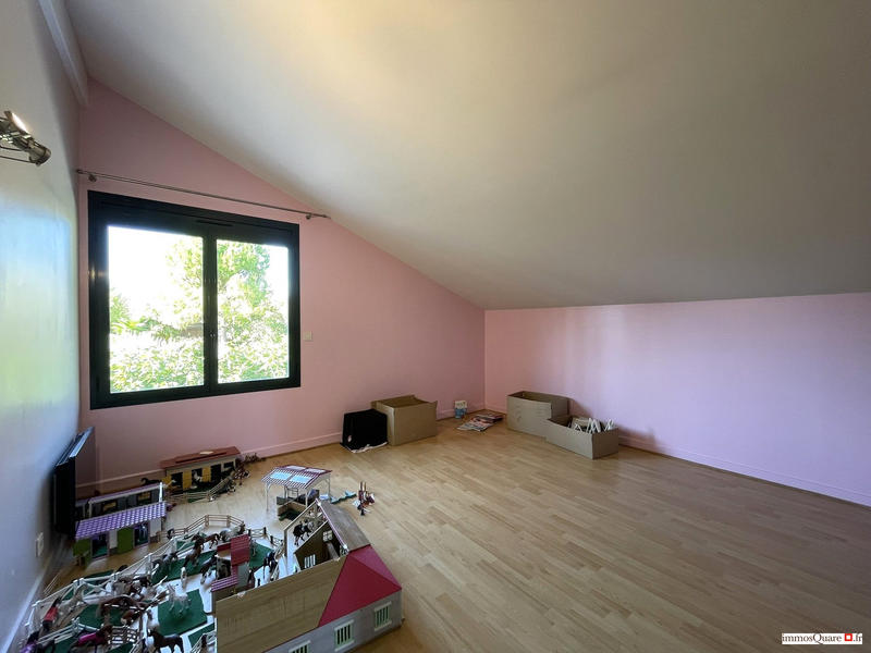 Maison - 180 m² - 6 pièces