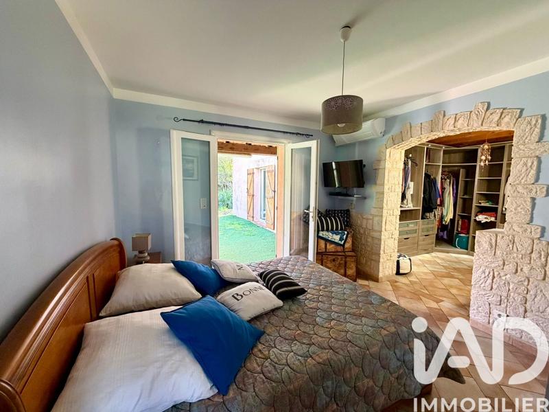 Maison - 230 m² - 8 pièces