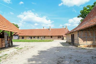 Maison - 200 m² - 8 pièces