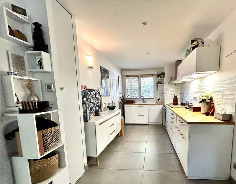 Appartement - 90 m² - 4 pièces