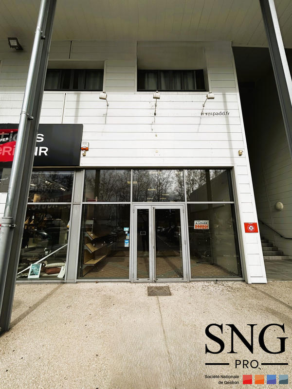 Local commercial - 649 m²