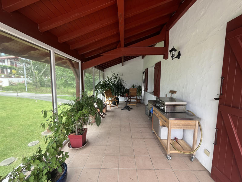 Maison - 218 m² - 5 pièces