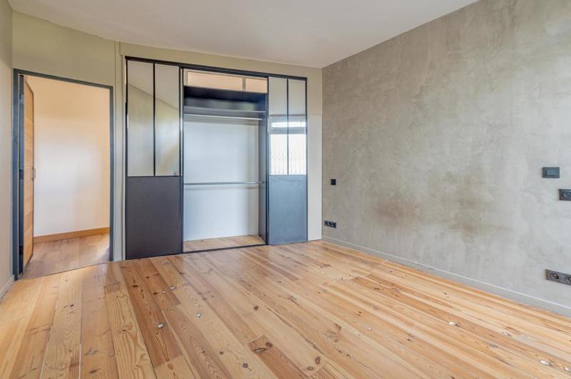 Loft - 107 m² - 5 pièces