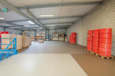 Entrepôt - 2 230 m²