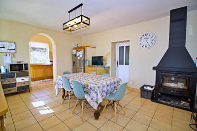 Maison - 310 m² - 11 pièces