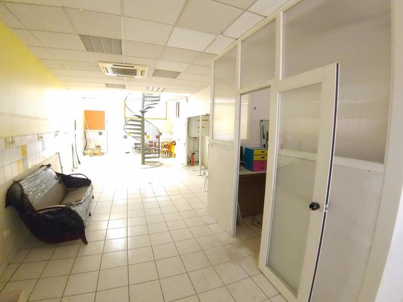 Local commercial - 260 m² - 3 pièces