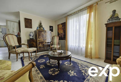 Maison - 184 m² - 8 pièces