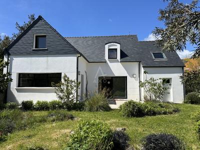 Maison - 177 m² - 10 pièces