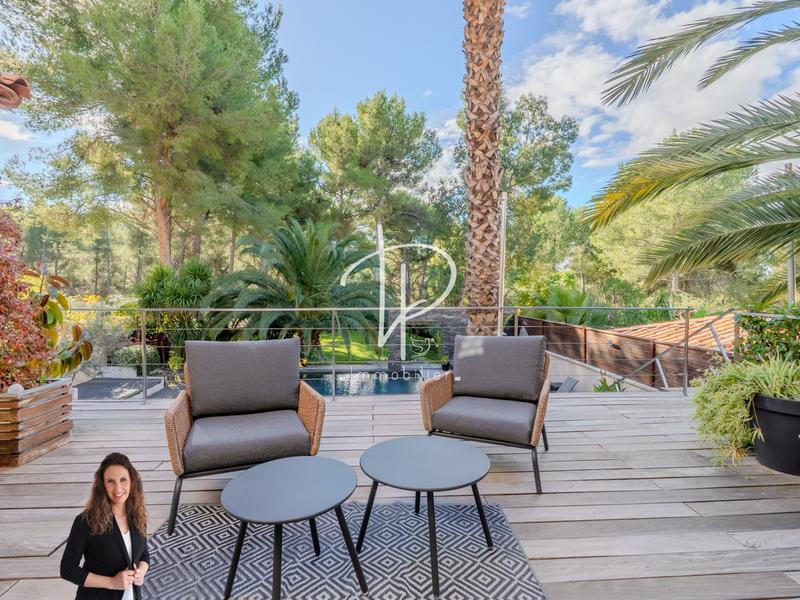 Villa - 291 m² - 8 pièces