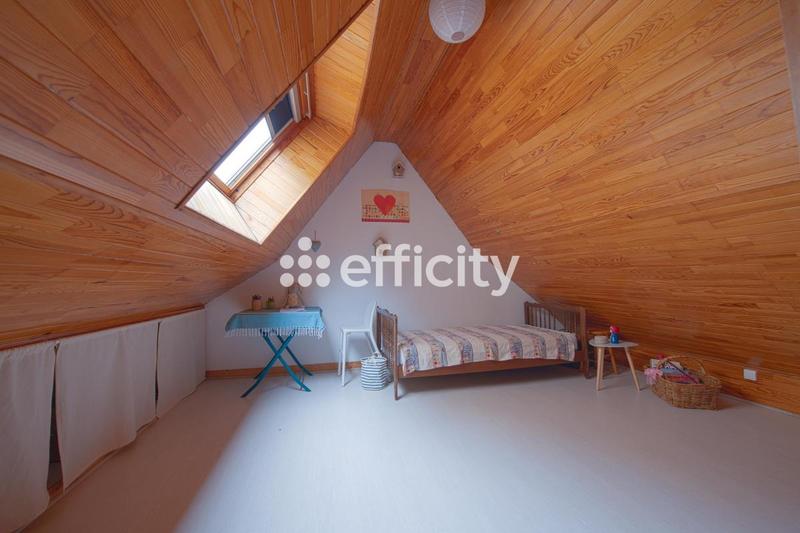 Maison - 230 m² - 7 pièces