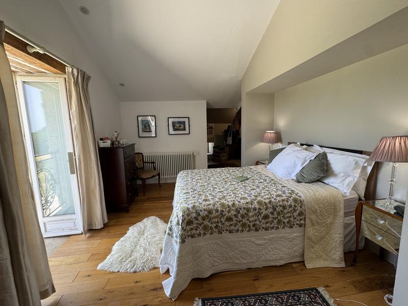 Maison - 345 m² - 11 pièces