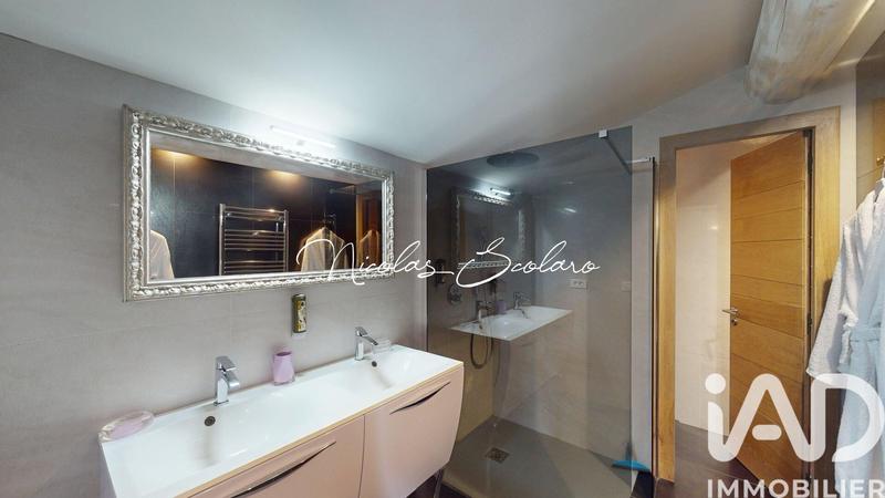 Maison - 310 m² - 8 pièces