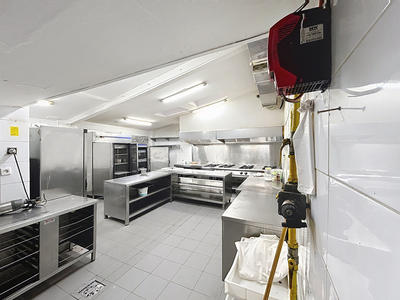 Local commercial - 239 m²